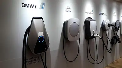 Ładowarki do samochodów elektrycznych z magazynem energii